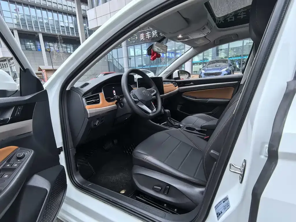 Volkswagen Bora 2024 из CN, фото 5