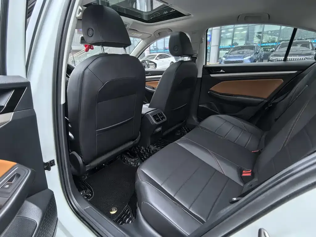 Volkswagen Bora 2024 из CN, фото 4
