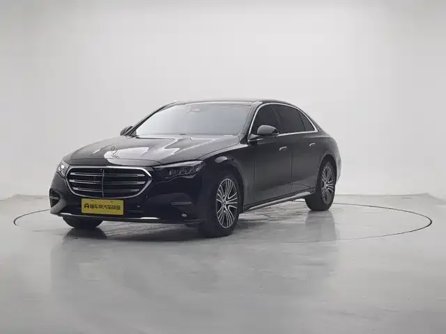 Mercedes-Benz E-Class — фото 1