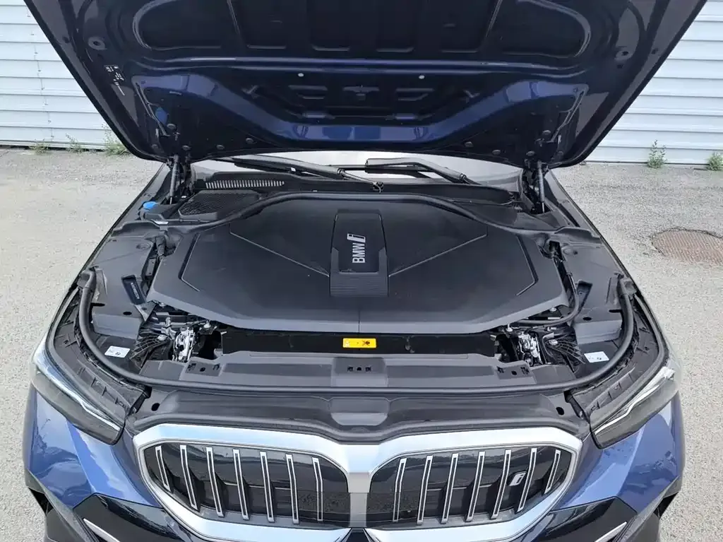 BMW i5 2024 из CN, фото 9