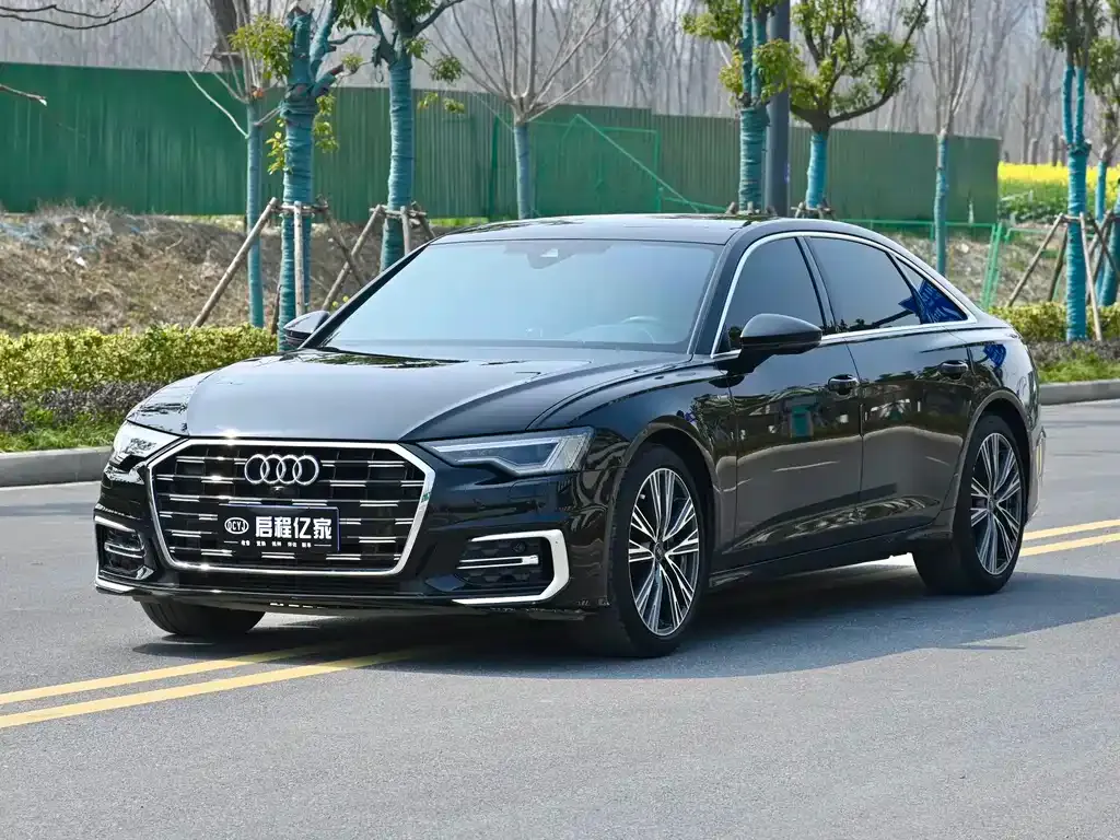 Audi A6L — фото 1