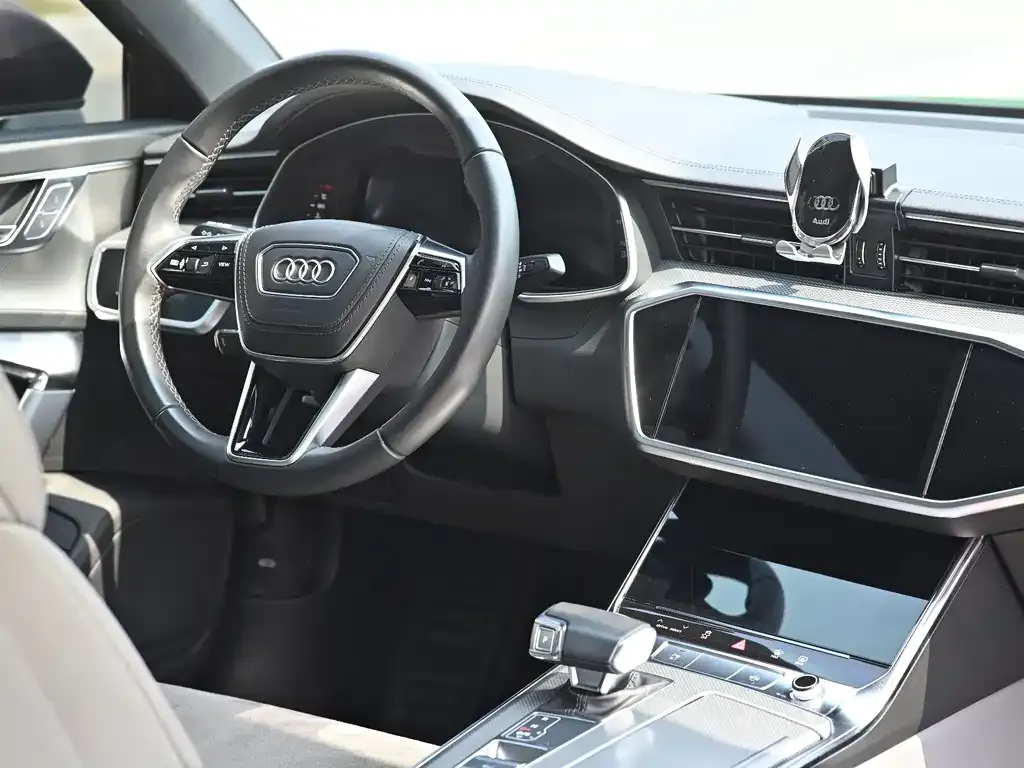 Audi A6L — фото 8