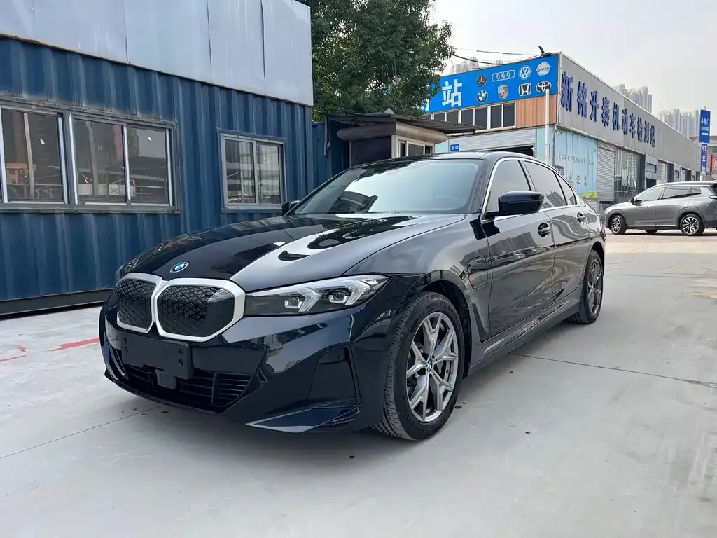 BMW i3 — фото 1