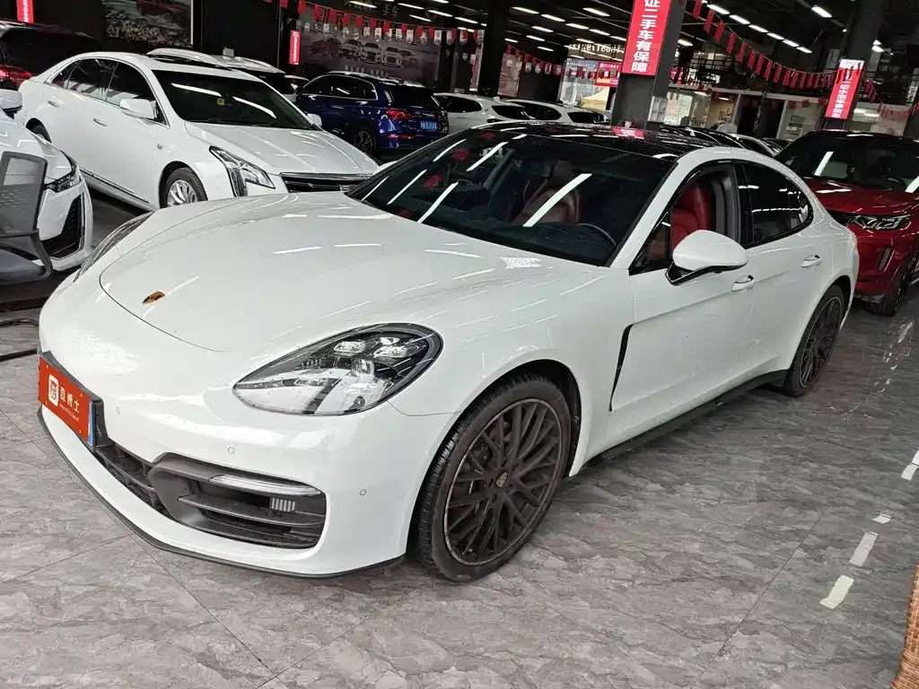 Porsche Panamera — фото 1