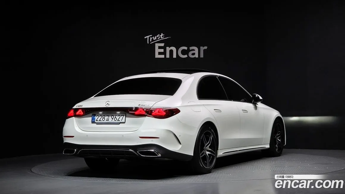 Mercedes-Benz E-Class — фото 5