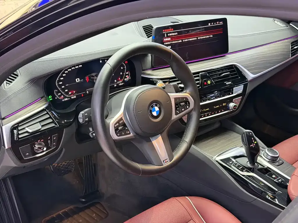 BMW 5 Series — фото 9