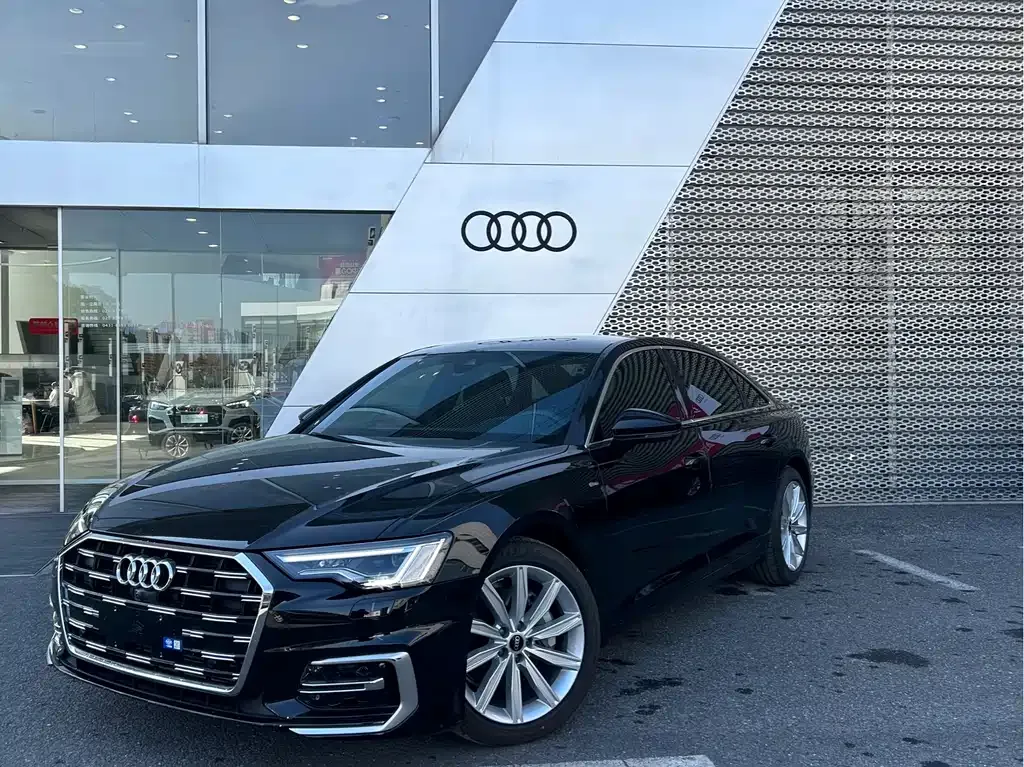 Audi A6L — фото 1