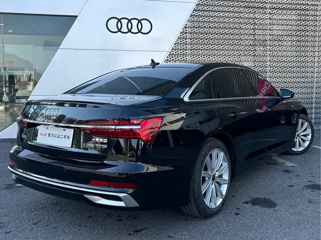 Audi A6L — фото 6
