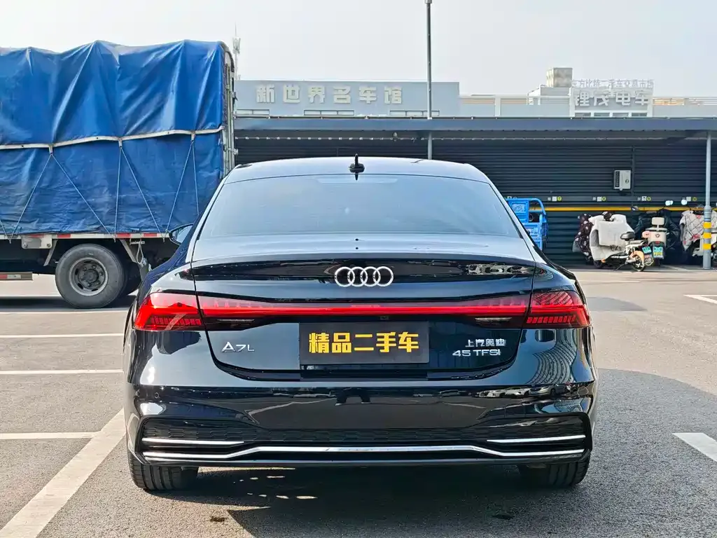 Audi A7L 2024 из CN, фото 5