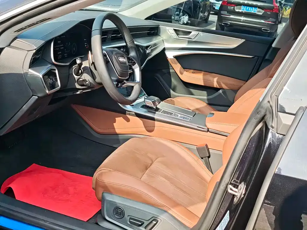 Audi A7L 2024 из CN, фото 2