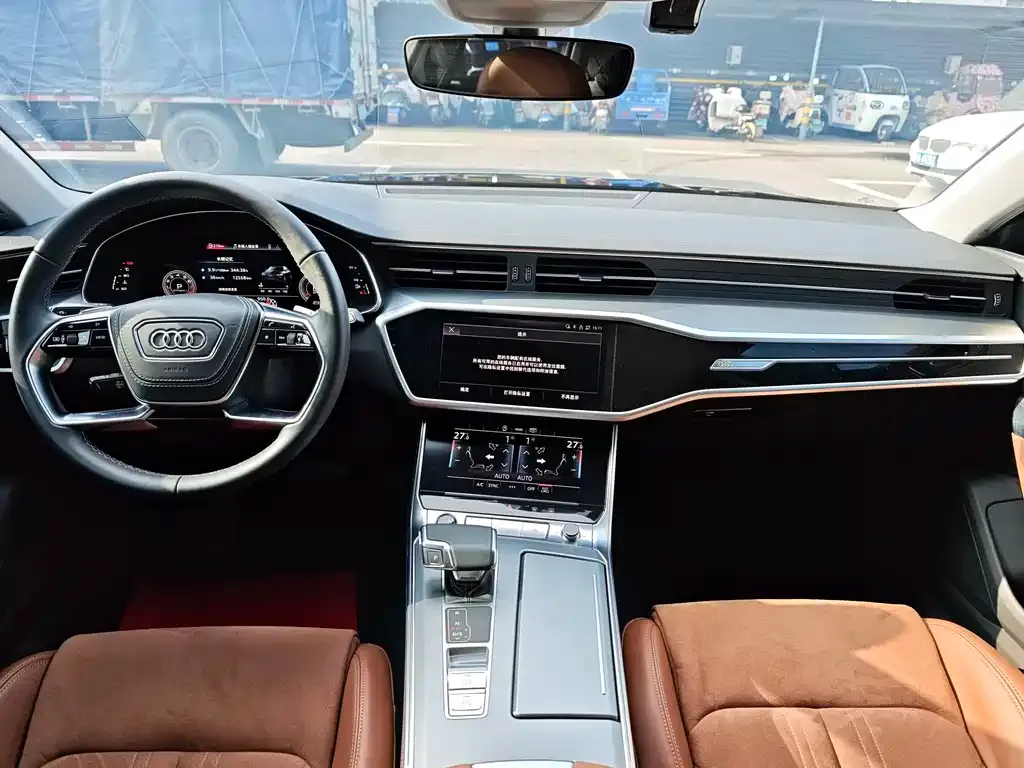 Audi A7L 2024 из CN, фото 4