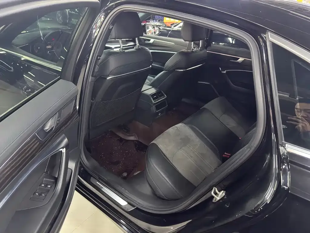 Audi A6L 2021 из CN, фото 8