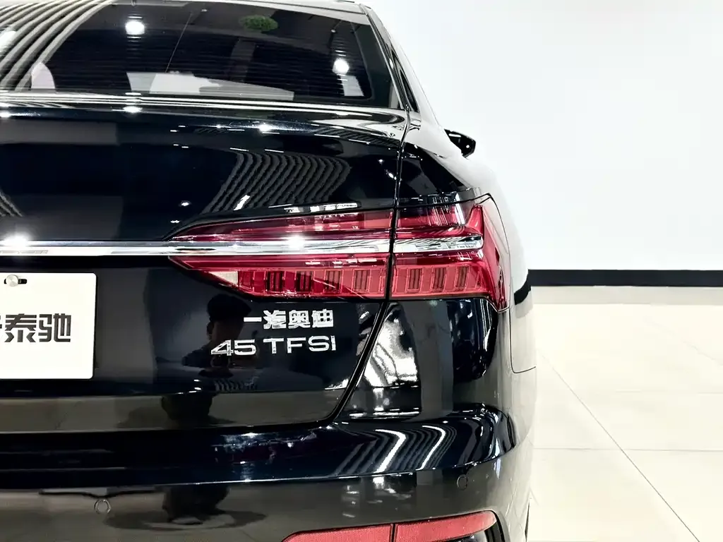Audi A6L — фото 5