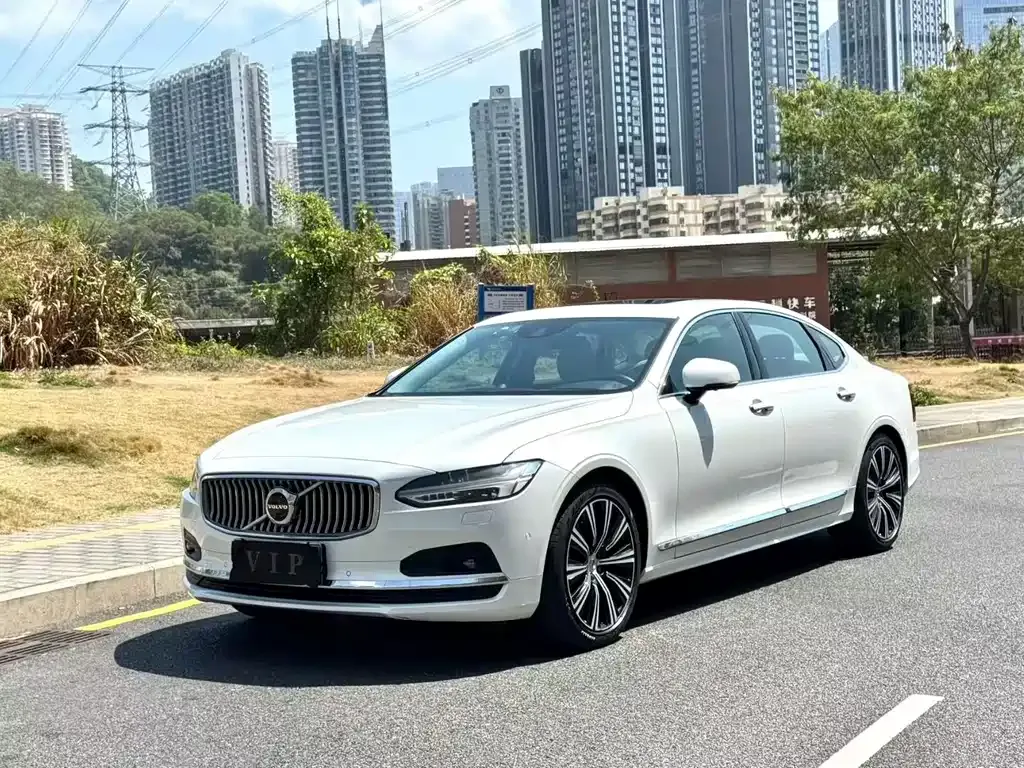Volvo S90 — фото 1