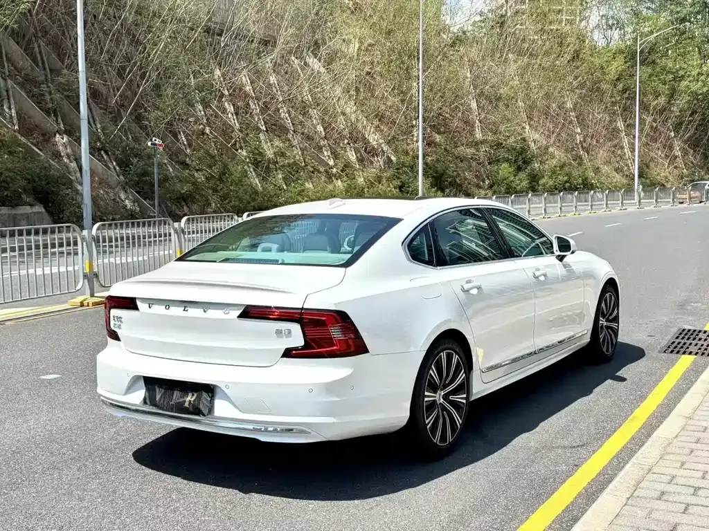 Volvo S90 — фото 10