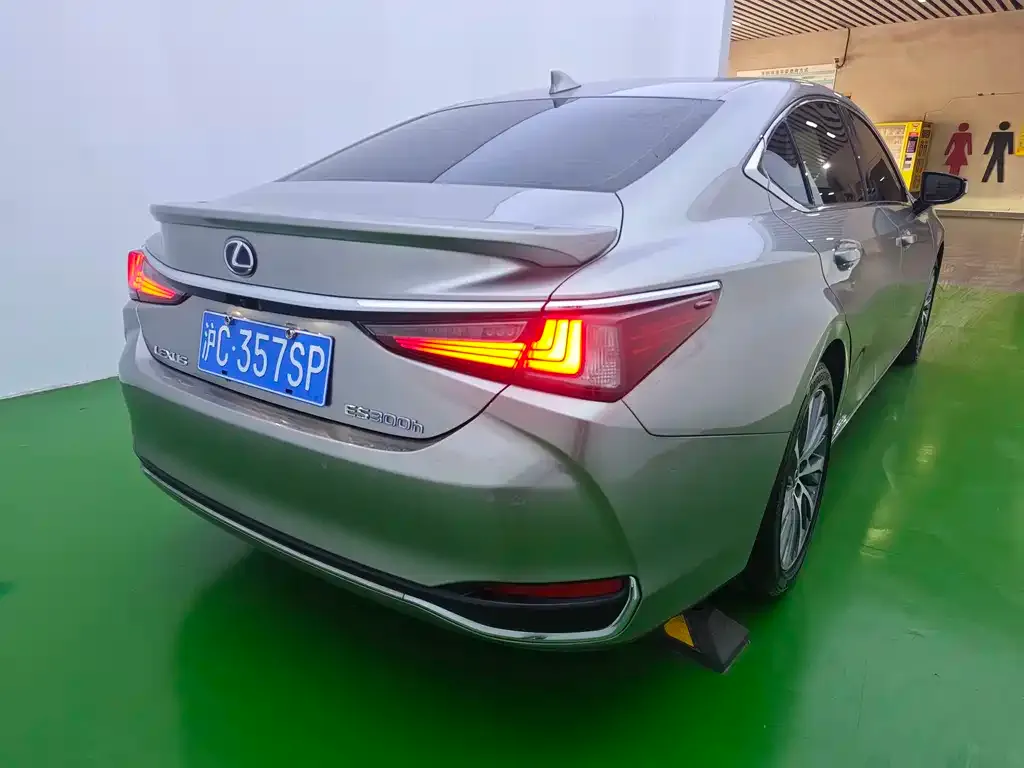 Lexus ES 2022 из CN, фото 8