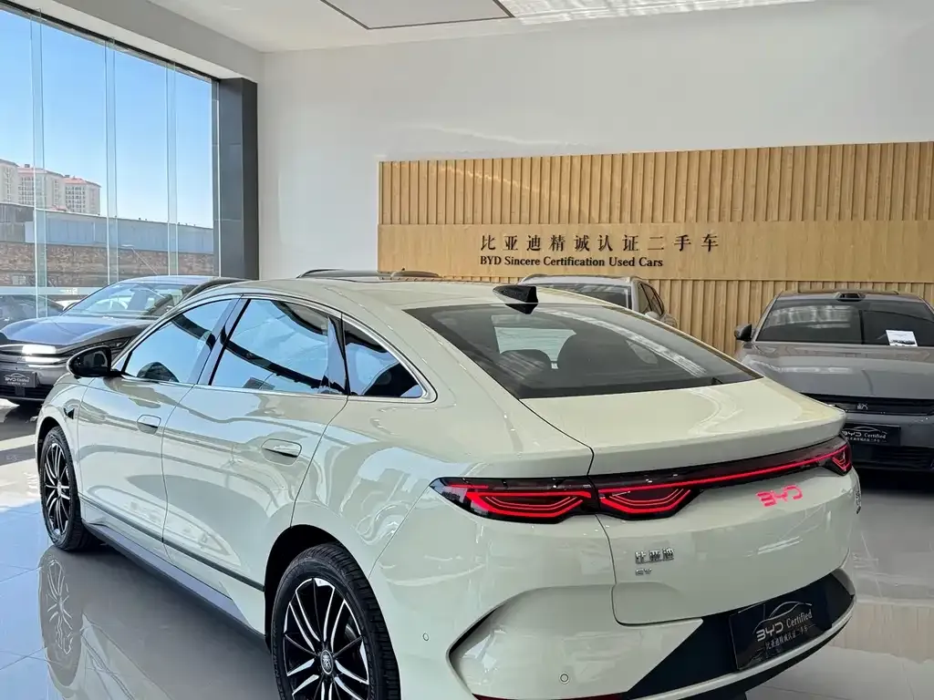 BYD Qin L — фото 5