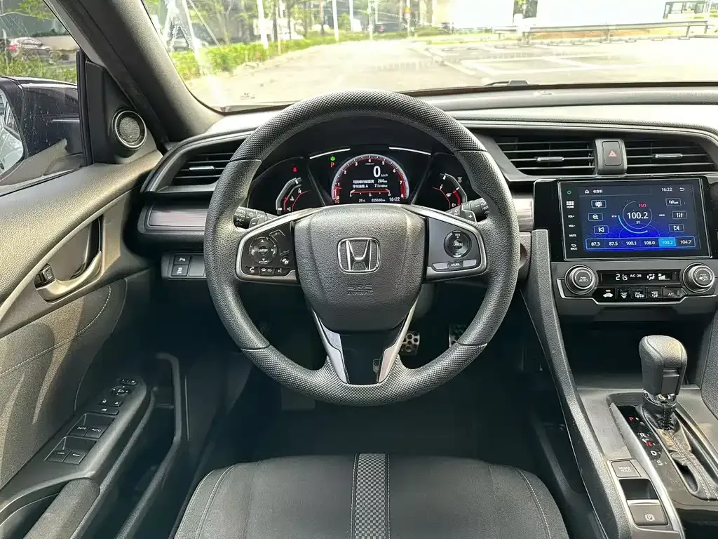 Honda Civic — фото 7