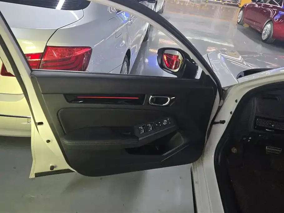 Honda Civic 2023 из CN, фото 2