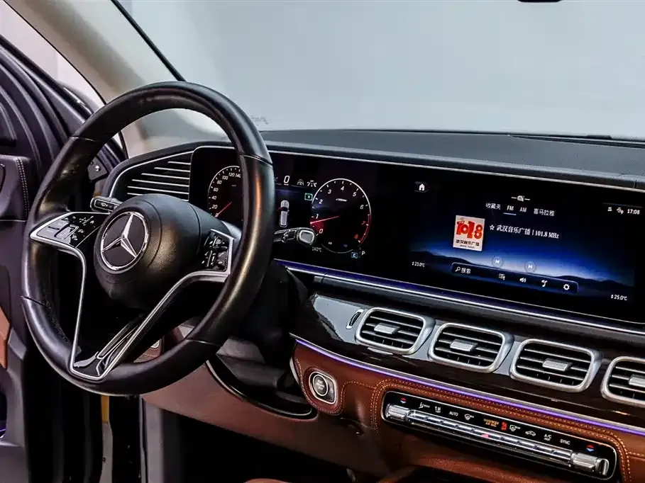 Mercedes-Benz GLE — фото 7