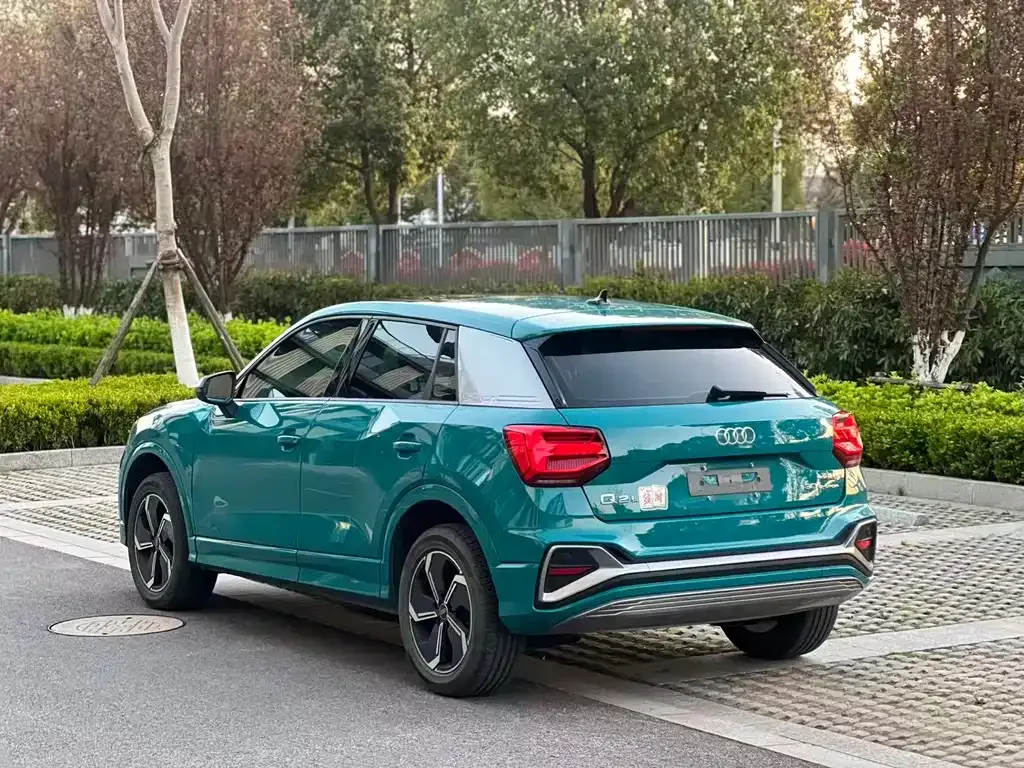 Audi Q2L e-tron — фото 6