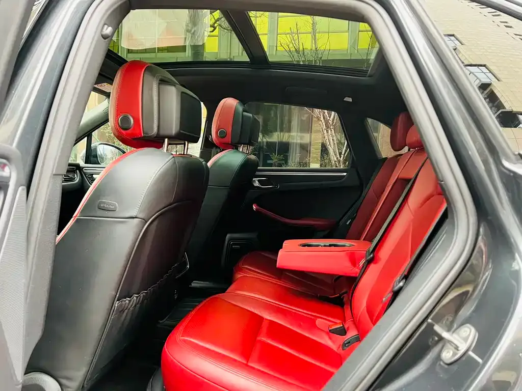 Porsche Macan 2021 из CN, фото 2