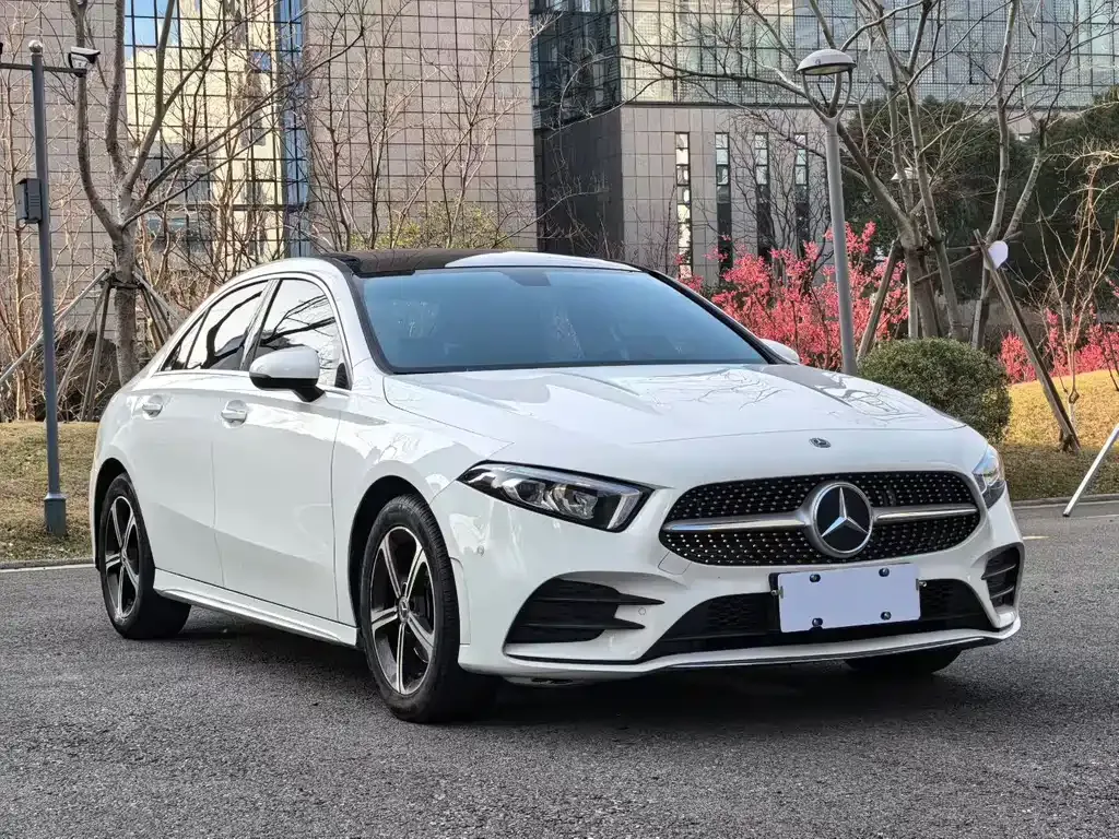 Mercedes-Benz A-Class — фото 6