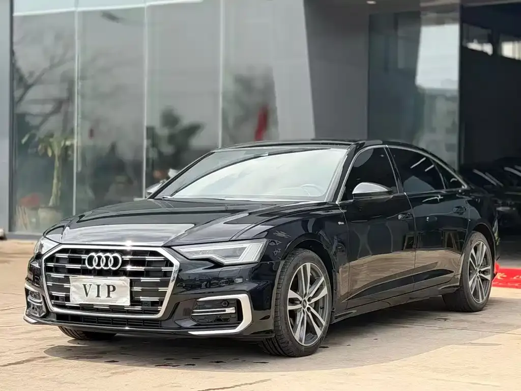 Audi A6L — фото 1
