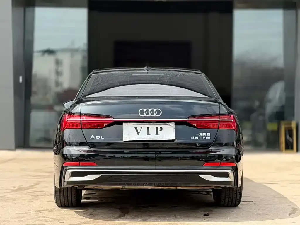 Audi A6L — фото 7