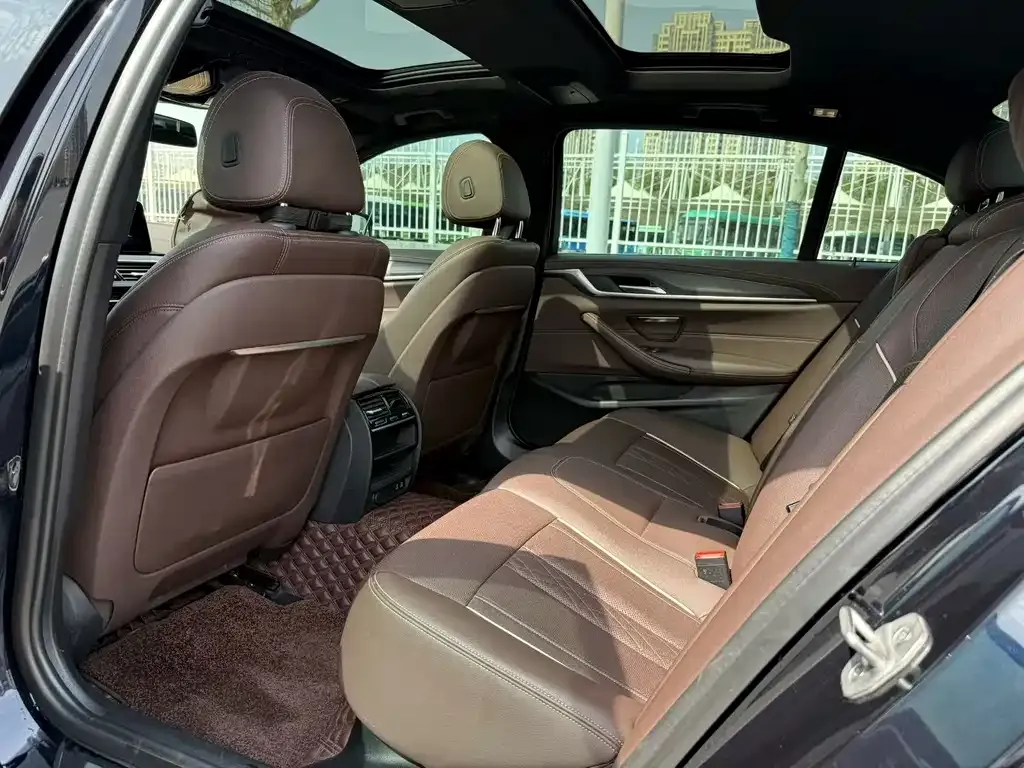 BMW 5 Series New Energy — фото 7