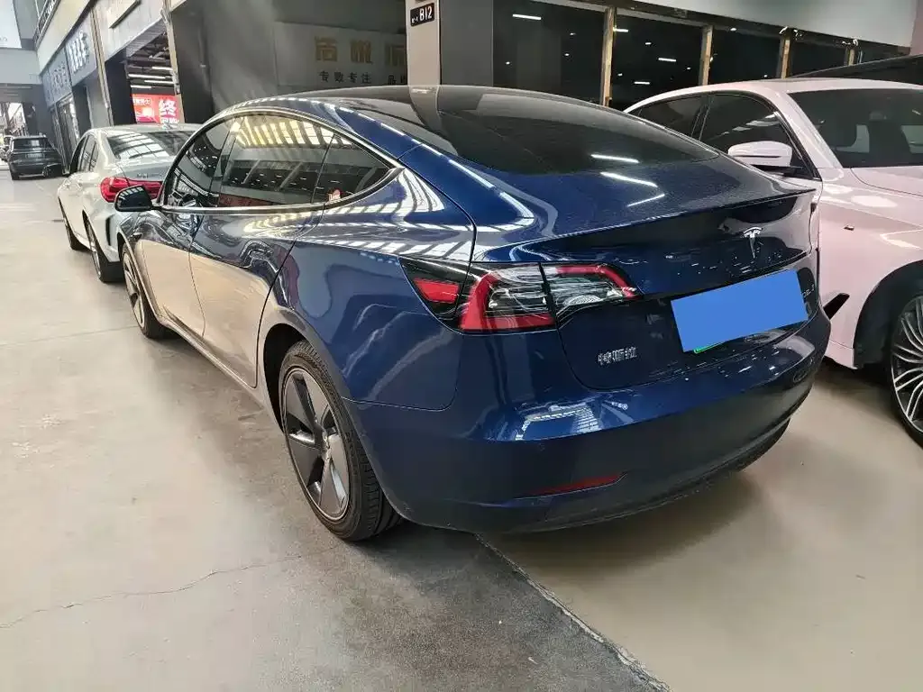 Tesla Model 3 — фото 4