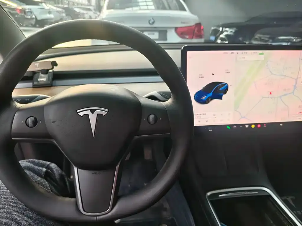 Tesla Model 3 — фото 2