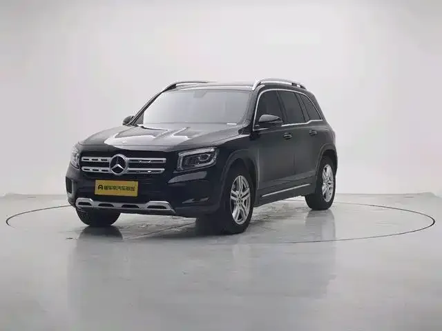 Mercedes-Benz GLB — фото 1