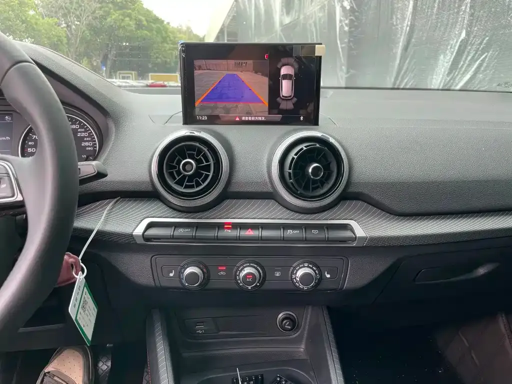 Audi Q2L 2023 из CN, фото 2