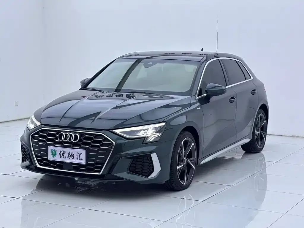 Audi A3 2024 из CN, фото 1