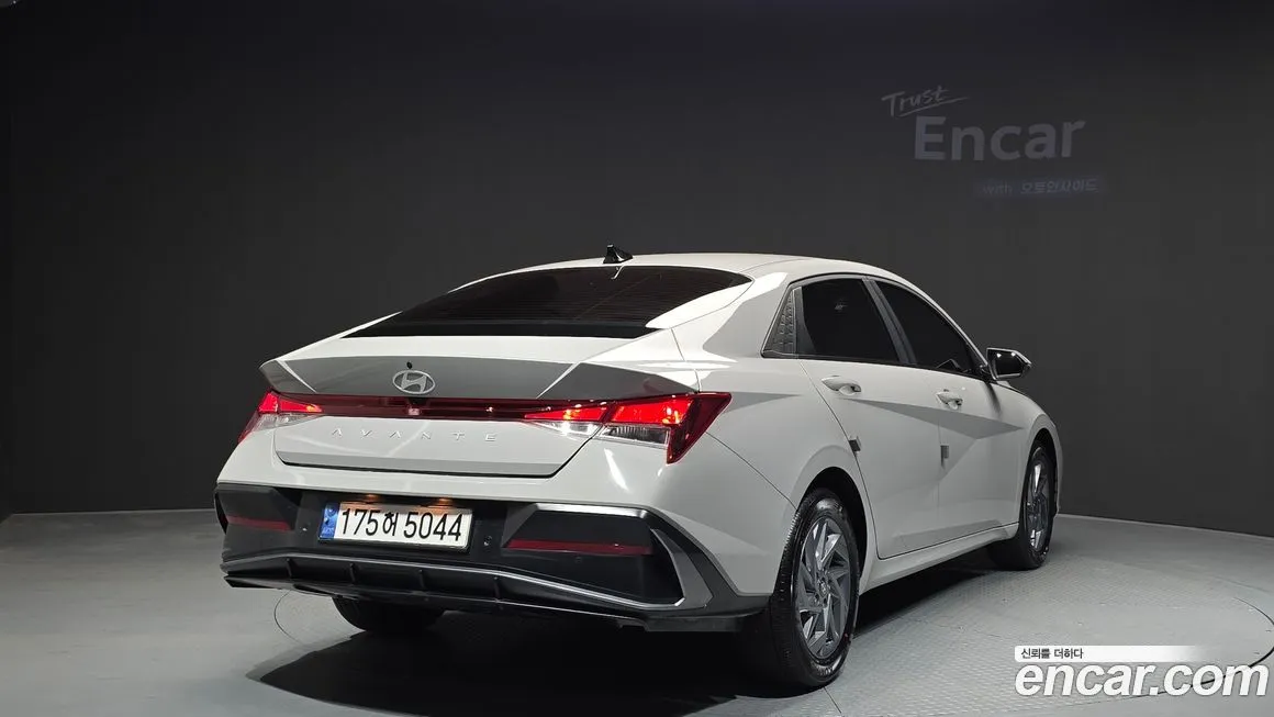 Hyundai AVANTE — фото 4