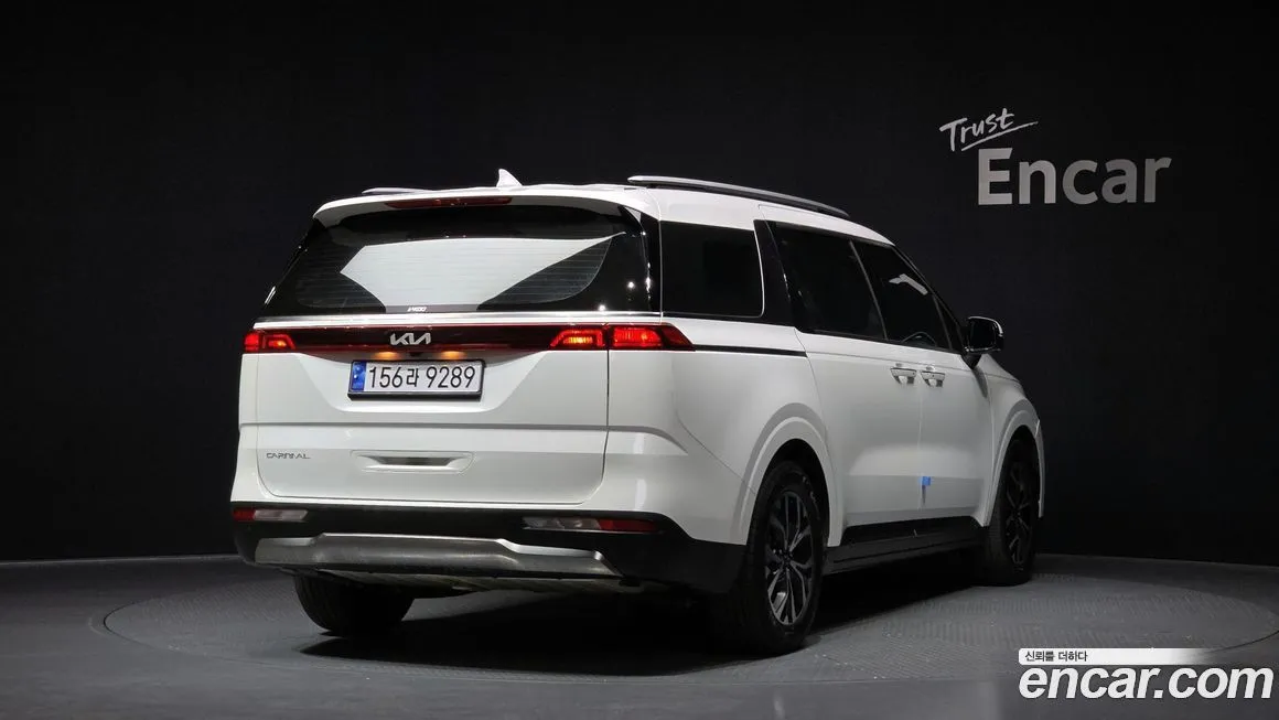 Kia Carnival — фото 4