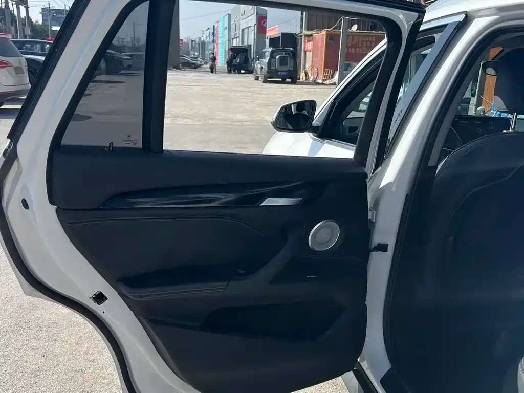 BMW X1 2021 из CN, фото 6