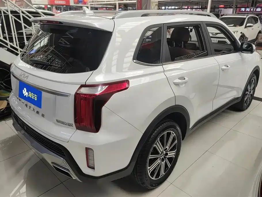 Kia Sportage 2023 из CN, фото 4