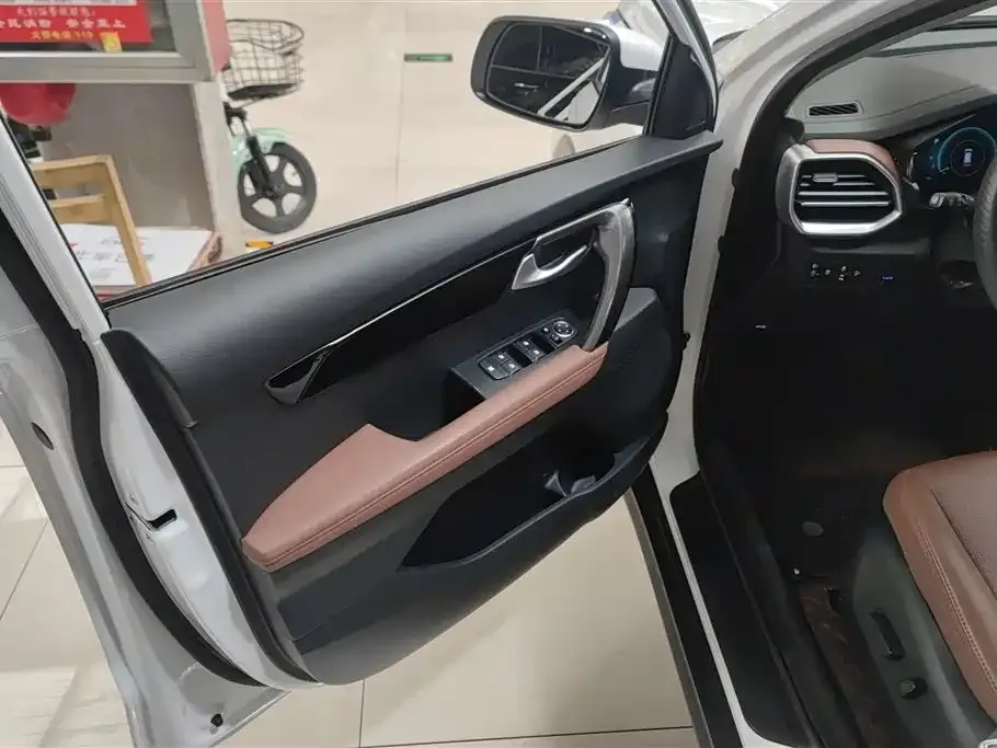 Kia Sportage 2023 из CN, фото 9