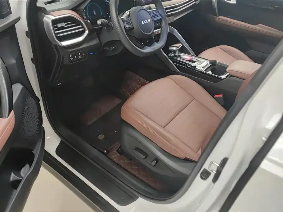 Kia Sportage 2023 из CN, фото 8