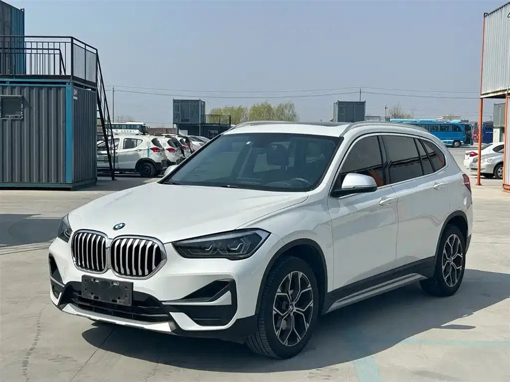 BMW X1 — фото 1