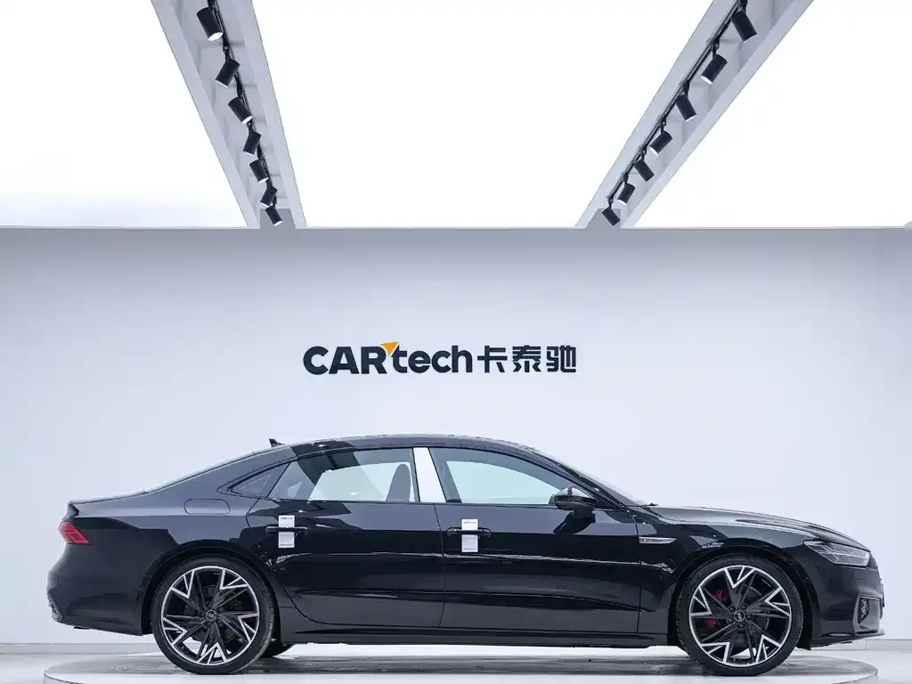 Audi A7L 2024 из CN, фото 8