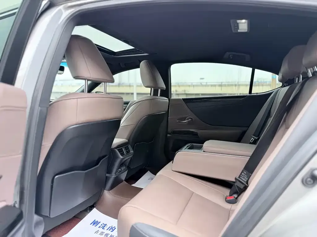 Lexus ES 2024 из CN, фото 4