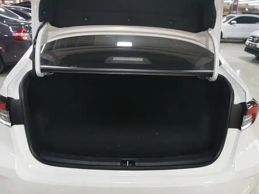 Toyota Corolla 2023 из CN, фото 4