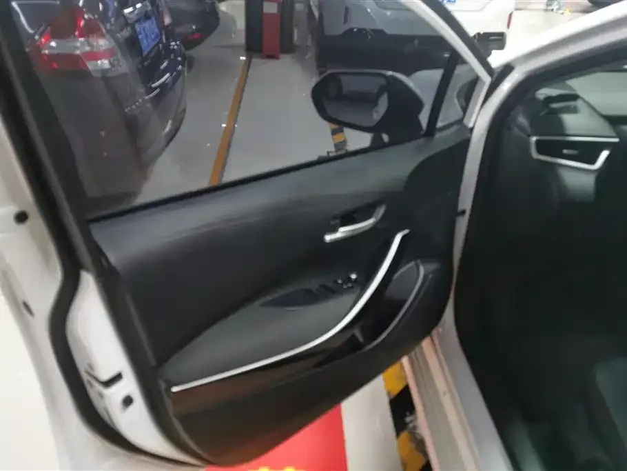Toyota Corolla 2023 из CN, фото 7