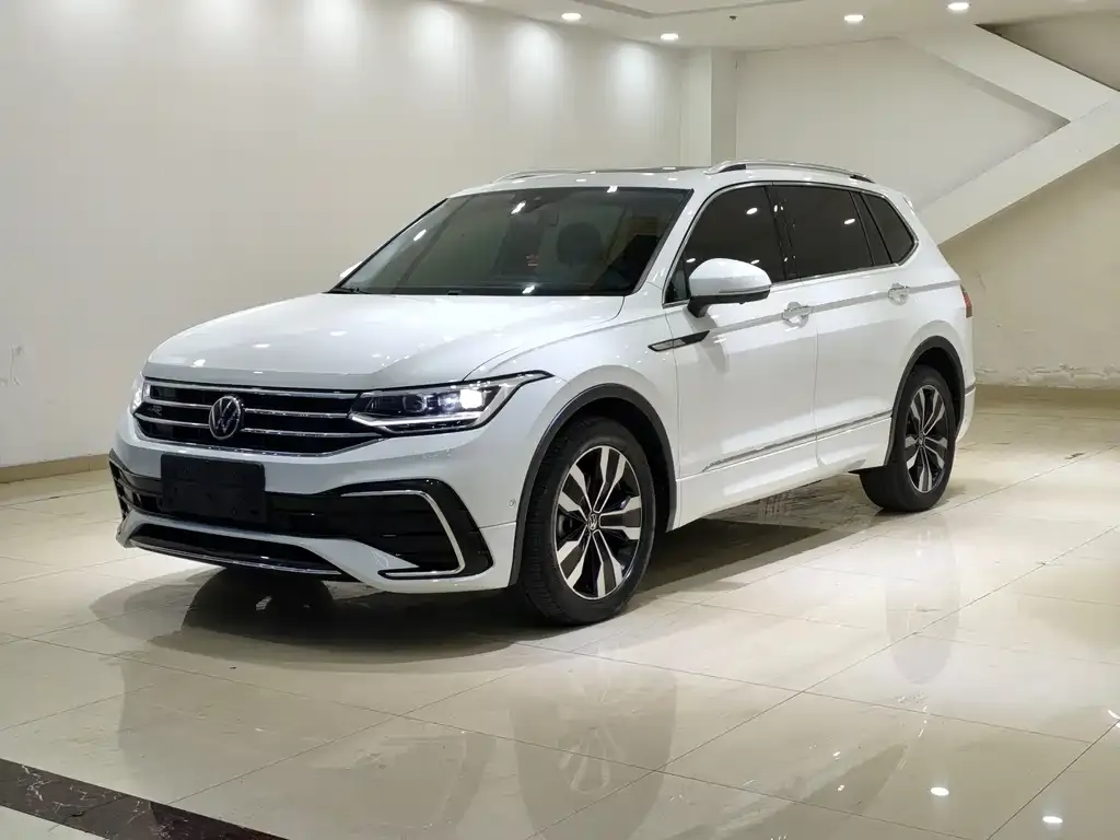 Volkswagen Tiguan L 2023 из CN, фото 1