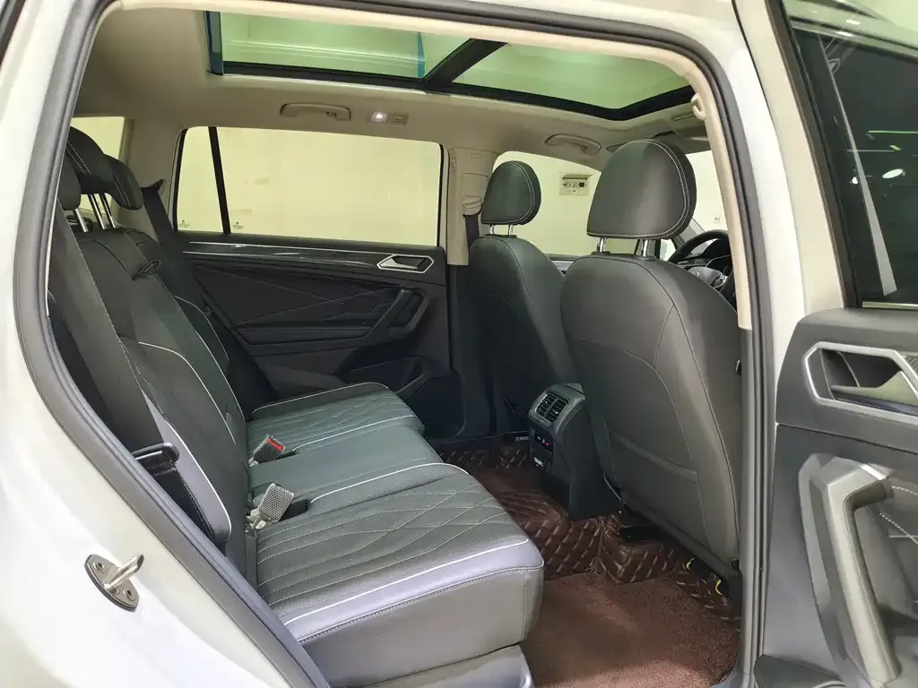 Volkswagen Tiguan L 2023 из CN, фото 7