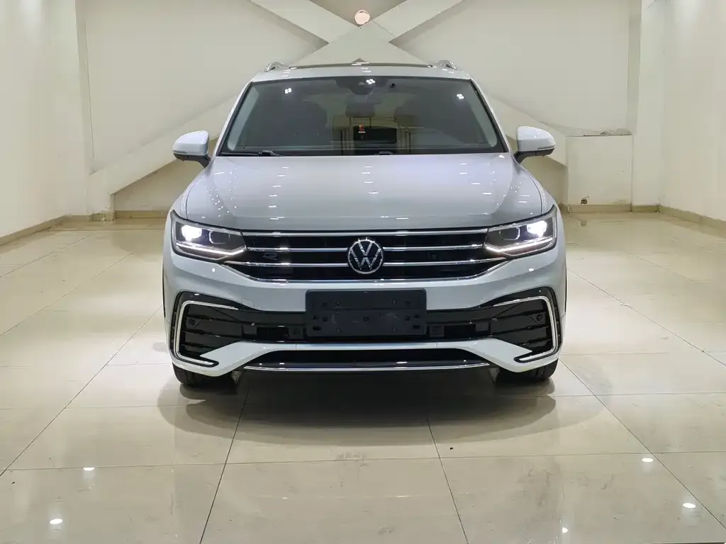 Volkswagen Tiguan L 2023 из CN, фото 3