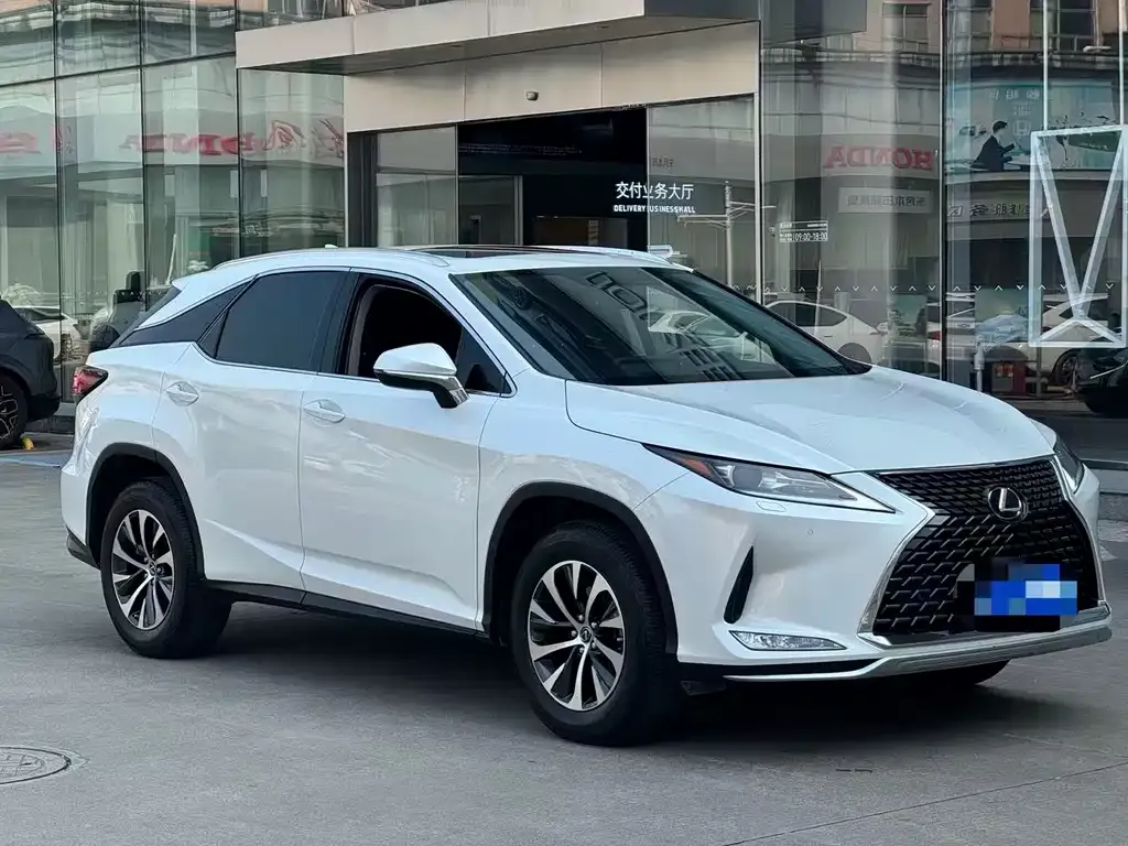 Lexus RX — фото 1